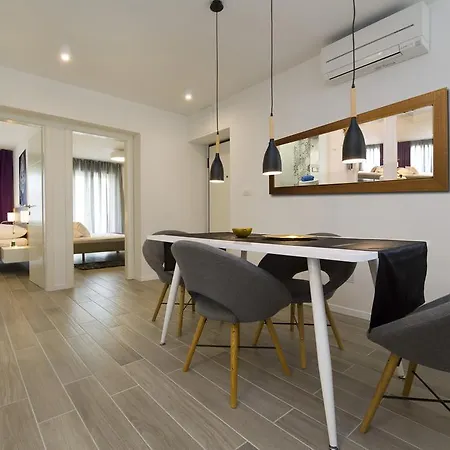 Le Grey, Modern & Luxurious In Centre