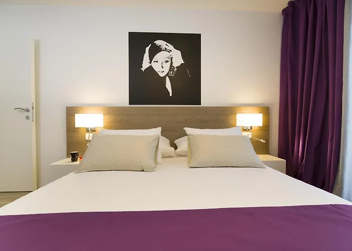 Le Grey, Modern & Luxurious In Centre 아파트