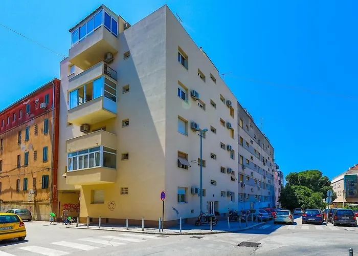 Le Grey, Modern & Luxurious In Centre 스플리트